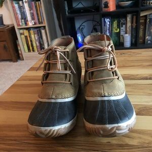 Sorel Women's Out 'N About™ Leather Duck Boot